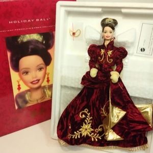 🌹🍃New In Box ~ 1997 Holiday Ball Porcelain Collector Barbie Doll🍃🌹